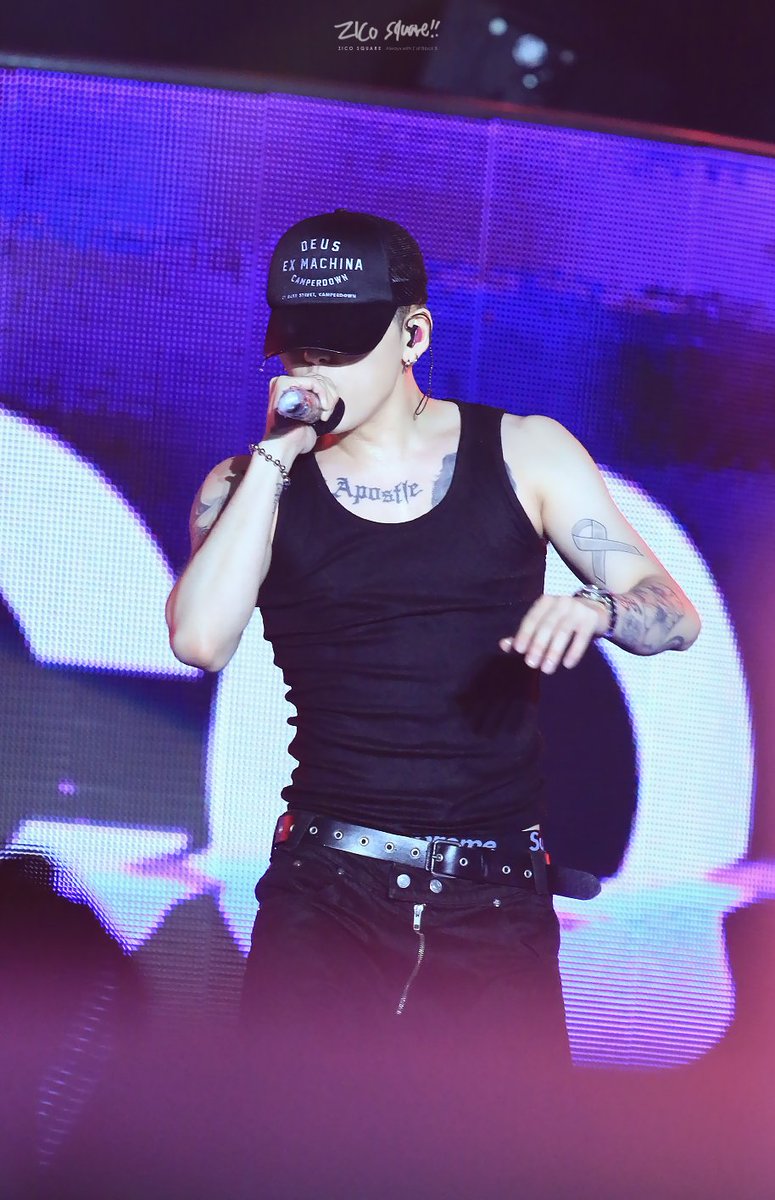 Zico_Square's tweet photo. 아니.. 예상을 너무 뛰어넘어 버리니까..
보정하는데 진짜 현기증나네 😳🤭
@ZICO92

#지코 #우지호 #지아코 #ZICO 
#KOZ #워터밤 #부산 https://t.co/NZdKcP9yxj