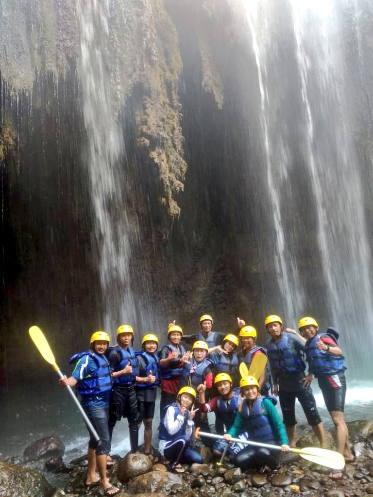 SuperMumun's tweet photo. Saya ikut #14JuliMatikanTVHargaMati 

Jadinya hiburannya kesini saja..
 Karena besok sudah  #backtoschool
#songarafting jalur atas bener2 menguji nyali rafting melintasi dan  menembus beberapa air terjun#probolinggo https://t.co/6ICt3D0CSH