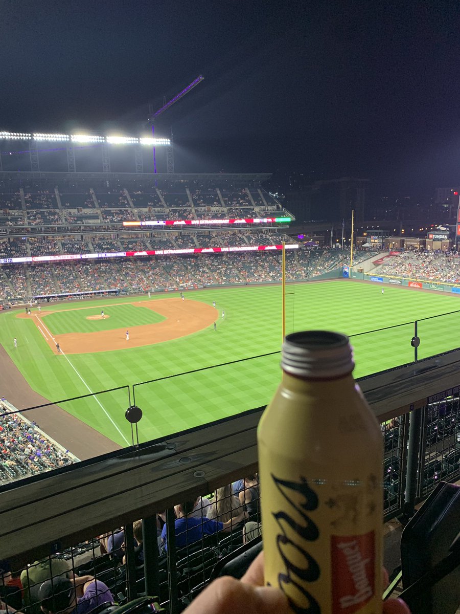 b_e614's tweet photo. When in Rome... #coors #banquet #GoRedlegs https://t.co/1n0SbyCMHV