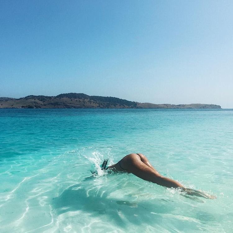 theloftusparty's tweet photo. Saturday night. So here’s a butt for your timeline. This weeks courtesy of:
Skinny dipping! Hope you’re having a good summer!
#SaturdayBooty #LoftusParty #Summer https://t.co/3rCgoVOXut