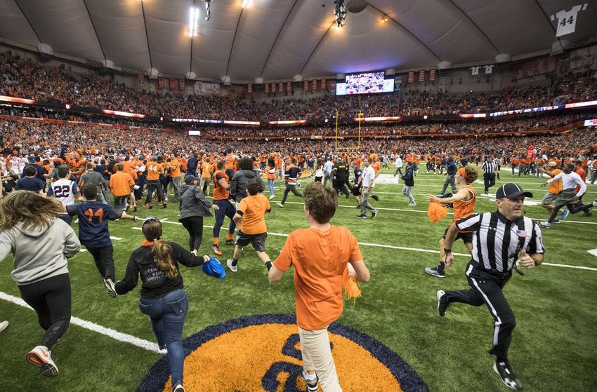 Austin_Stone3's tweet photo. Just two more months. #CuseVsClemson https://t.co/Dx7GOPHmlc