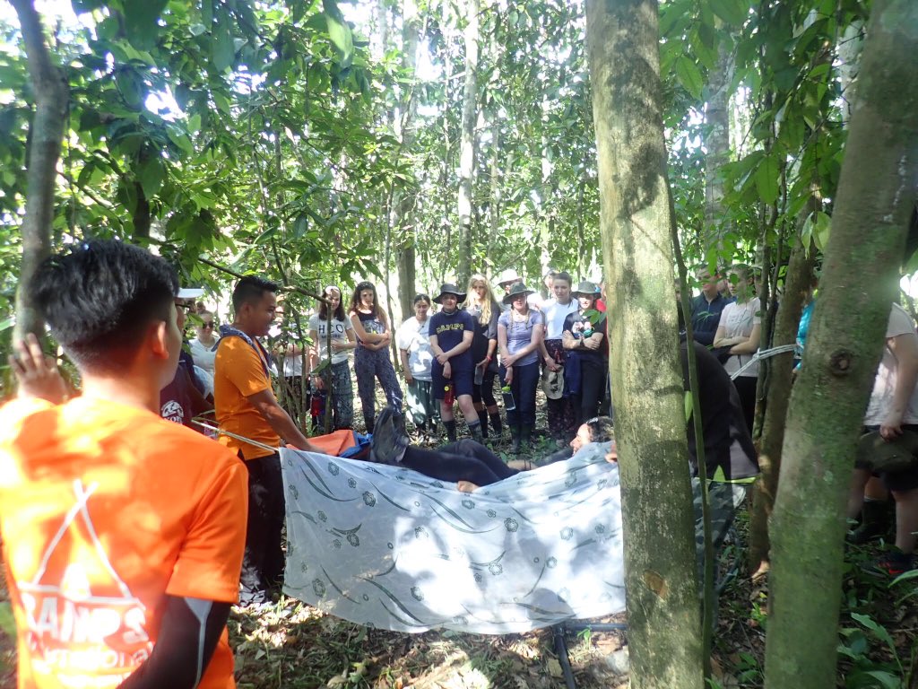 QSeniorTrips's tweet photo. Setting up camp in the jungle #TeamTimbaTimba #Borneorainforest @TheQueensSchool @CampBorneo https://t.co/0qUfwyip4B