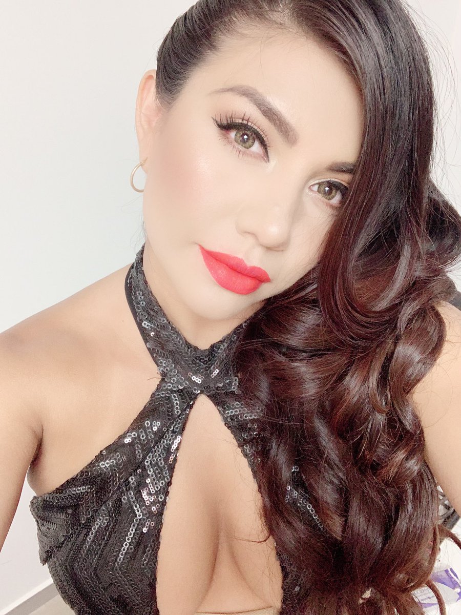 DianaSanchez_04's tweet image. Gracias a todos @ELGRANSHOW_Peru 🤗🇵🇪🙌🏻🙌🏻🤗✌️a disfrutar de esta bella invitación