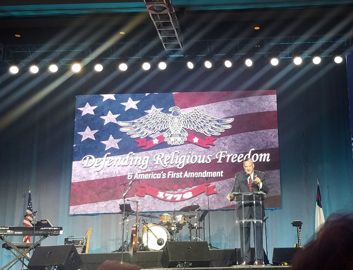 RMBlake7's tweet photo. Shining light on TRUTH!!! @albertmohler #WCS19 https://t.co/8ZIyLxqfnE