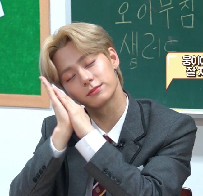 oneustweet's tweet photo. im triggered-
who’s sleeping on the Oneus earth school episodes ??
@official_ONEUS
#oneus #oneusearthschool #oneuspost #hwanwoong #keonhee #ravn #leedo #seoho #xion #oneusmeme #stanoneus https://t.co/AW8OGlzDXX