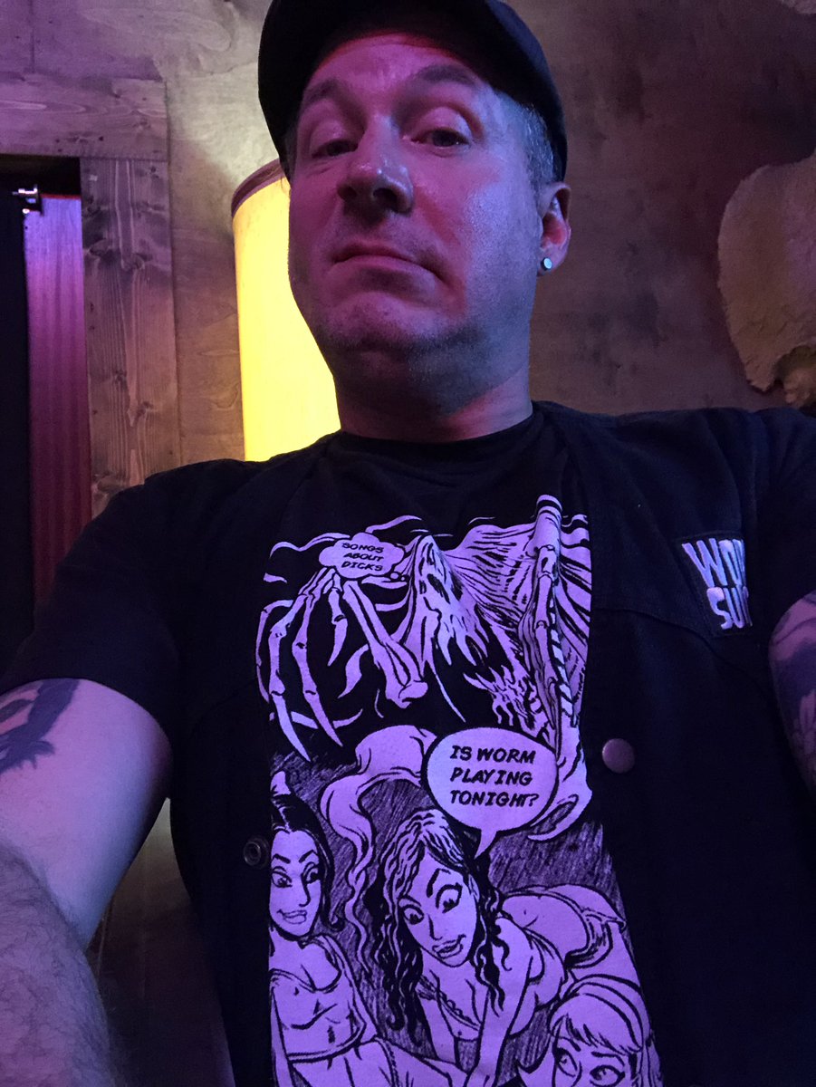 Makinbeliever's tweet image. Damn Denton Tx. Shits pretty damn out of control. #beaver #henandthecocks #wormsuicide