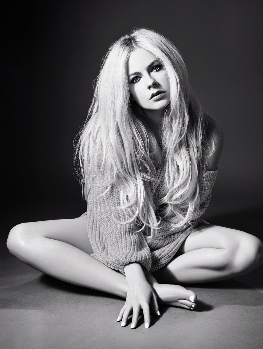 #MiCancionFavoritaEs TODO EL NUEVO ÁLBUM DE AVRIL LAVIGNE.