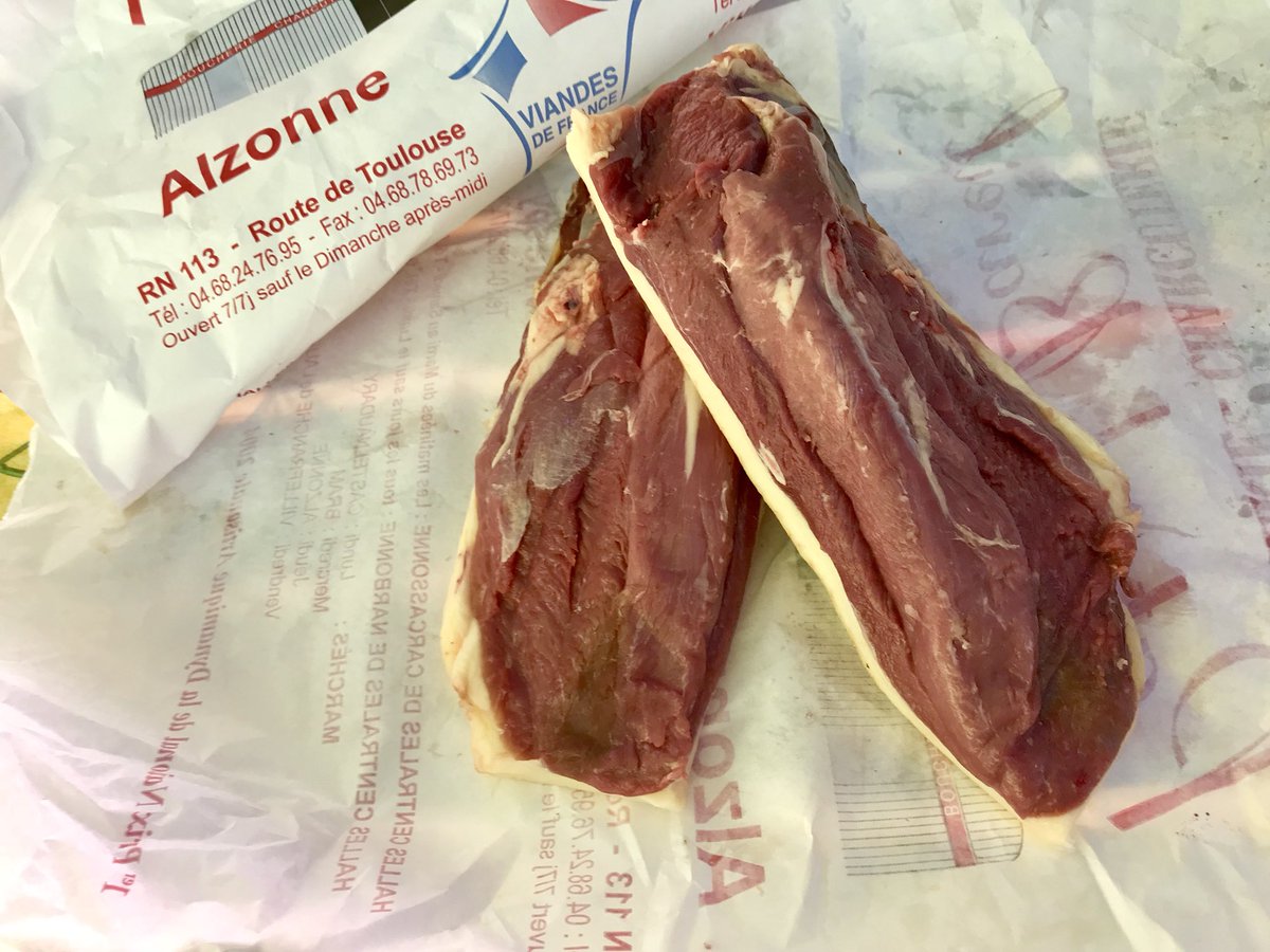 Cathare111's tweet photo. Petit tour matinal aux Halles de #Narbonne
pour chercher des Coins! Coins! 😜
Des Gratons et de la saucisse la Base! Quoi! 🤗
à la Boucherie Charcuterie Patrick Bareil originaire d’#Alzonne comme un grand nombre de ma Famille  
#HallesdeNarbonne #boucheriecharcuteriepatrickbareil https://t.co/4mhmqF9pwk