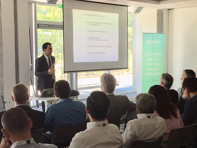 Pelatis1's tweet photo. Rencontre avec le Comité Exécutif de Signify
Les dirigeants du leader mondial de l’éclairage ont invité Michel Sapranides à leur présenter sa vision du marché. @SignifyFrance @Signifycompany #smartlighting https://t.co/hTrQ126sym https://t.co/h35xnwnPeW