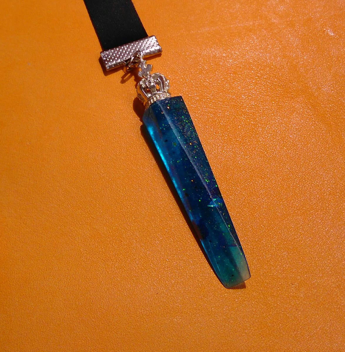 แจกที่คั่นหนังสือห้อยเรซิ่นค่ะ 

กติกา 
รีทวิตนี้ + เมนชั่นอีโมจิรูปอะไรก็ได้ใต้ทวิตนี้

ประกาศผลวันอาทิตย์ที่ 21 กรกฎาคม ตอนค่ำๆ 
ไม่ใช่บอทก็เล่นได้นะคะ เล่นกับฉันหน่อยเถอะ อยากแจก 😂