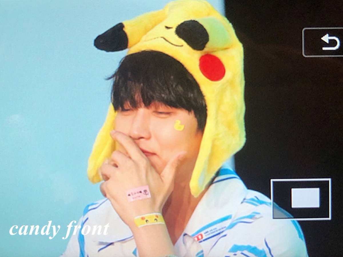 Candy_Sandeul's tweet image. 190714 대전 팬싸인회 #B1A4 #삼돌

밑에 찍찍이가 잠겨야 하는데 안잠겨서 현타 온 삼돌ㅋㅋㅋㅋㅋ큐ㅠㅠㅠㅠㅠ 그래도 귀여워💛