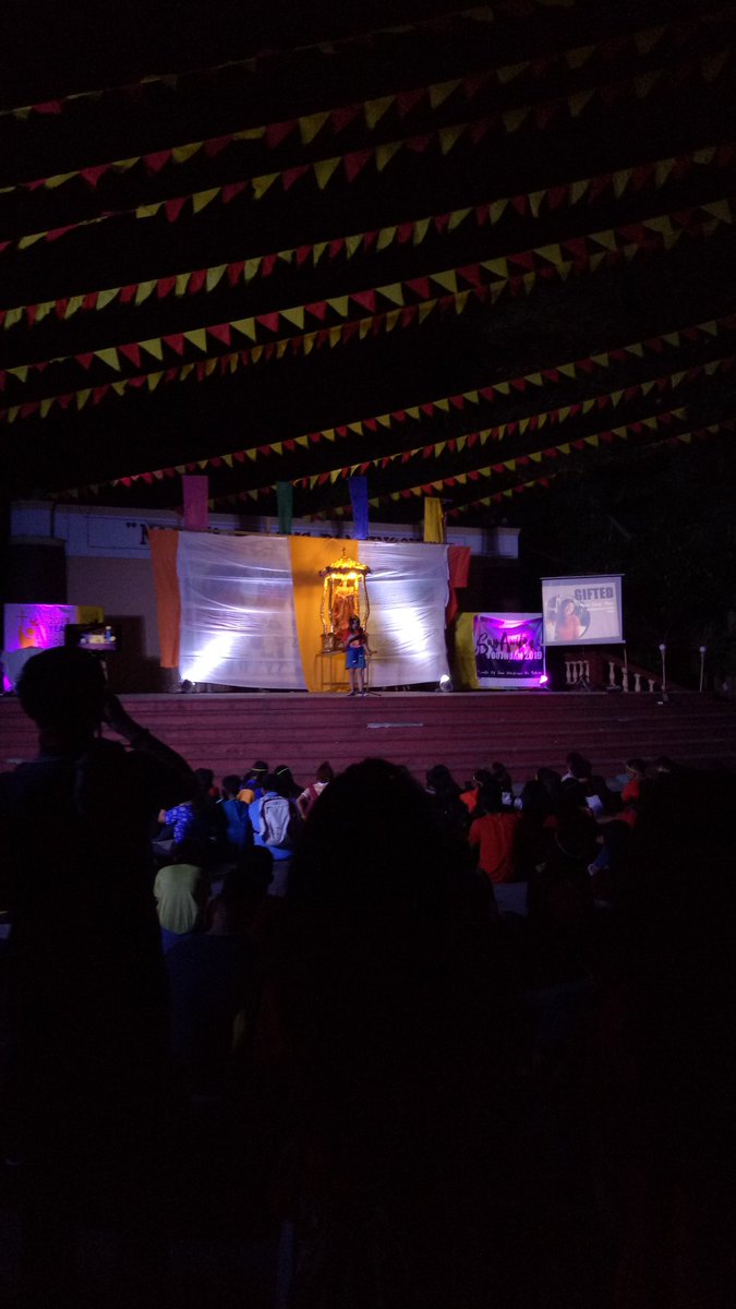 papsicarlo's tweet image. Bat mo gagawing mundo na dapat tao lang, bakit mo iiyakan kung sya lng naman, pano ka magiging masaya kung sya lagi ang laman, hndi ba pede sarili mo naman...💗

#YouthJam2019
#Fonsy
#SayAwitan
#Beloved.Gifted.Empowered