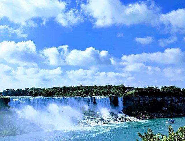 GeekEngineering's tweet photo. American Falls
.
.
.
.
#niagarafalls #niagara #ontario #canada #ohcanada #americanfalls #newyork #canadianfalls #horseshoefalls #bridalveilfalls #waterfall #waterfalls #mist #themist #goatisland #morning #blueskies #sky #clouds #hornblower #maidofthemist… https://t.co/uYf7ZtAV41 https://t.co/uxlorsDpwB