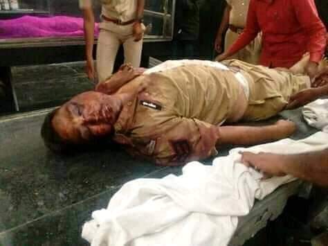 MAJID_M_SIRWAL's tweet photo. #Again_Mob_Lynching,
In #INDIA Even #Muslim Police Is Not Safe, Janab #Abdul_Gani Police Constable Killed By Mob Culprits In #Rajasthan, May #ALLAH Swt Forgive Him, Grant Him Jannah & Give Sabr To His Family Freinds & Relatives #Aameen
:
#FrontFans #Thanisandra #Bengaluru..!!! https://t.co/W805kFFtWL
