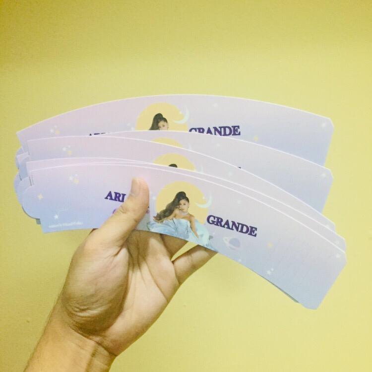 KloverPrint4U's tweet photo. [#SPFEEDBACK] 

Our 2nd non kpop related prints it's for one and only @ArianaGrande by @DenzellBerwick #AGcupsleeveevent 👏👏 

📍SILKY MATT material for all items cup sleeve, photocards and photostrips ❤

TQ for trusting our services looking forward to work with you again https://t.co/3KKPgWnwUI