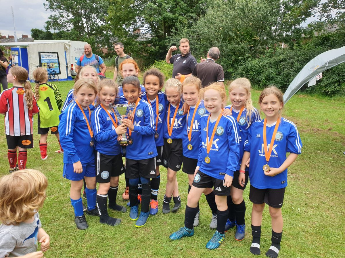 Didsfootygirls's tweet photo. Thx @wintonwanderers Both our squads had an awesome time this morning 👍💪@bluestar_fc https://t.co/IdDX8BoZCS