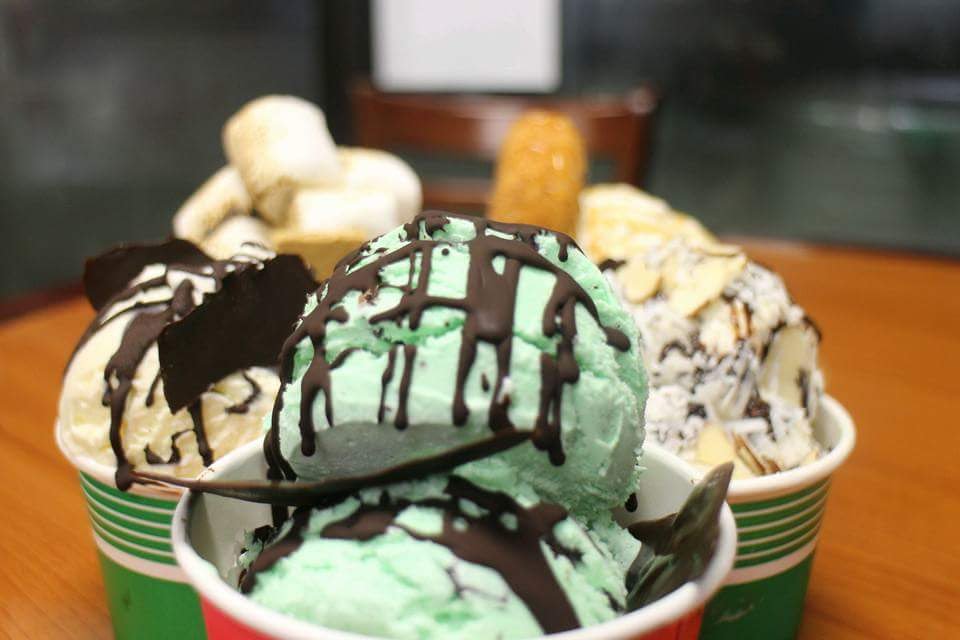 AmazingGlazed's tweet photo. It's a great day for freshly made gelato! Come on in! https://t.co/KZYslwmiCe