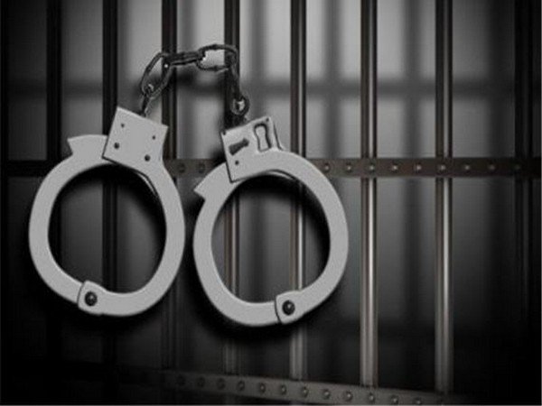 thefirstindia's tweet photo. #FirstIndia | Jaipur Police detained a teenager from Hisar in Haryana for allegedly making lewd internet generated calls to 40 women professors of Rajasthan Univesity.
#JaipurPolice #Internetcalls #Juvenile #University https://t.co/UdzqvWiX3K