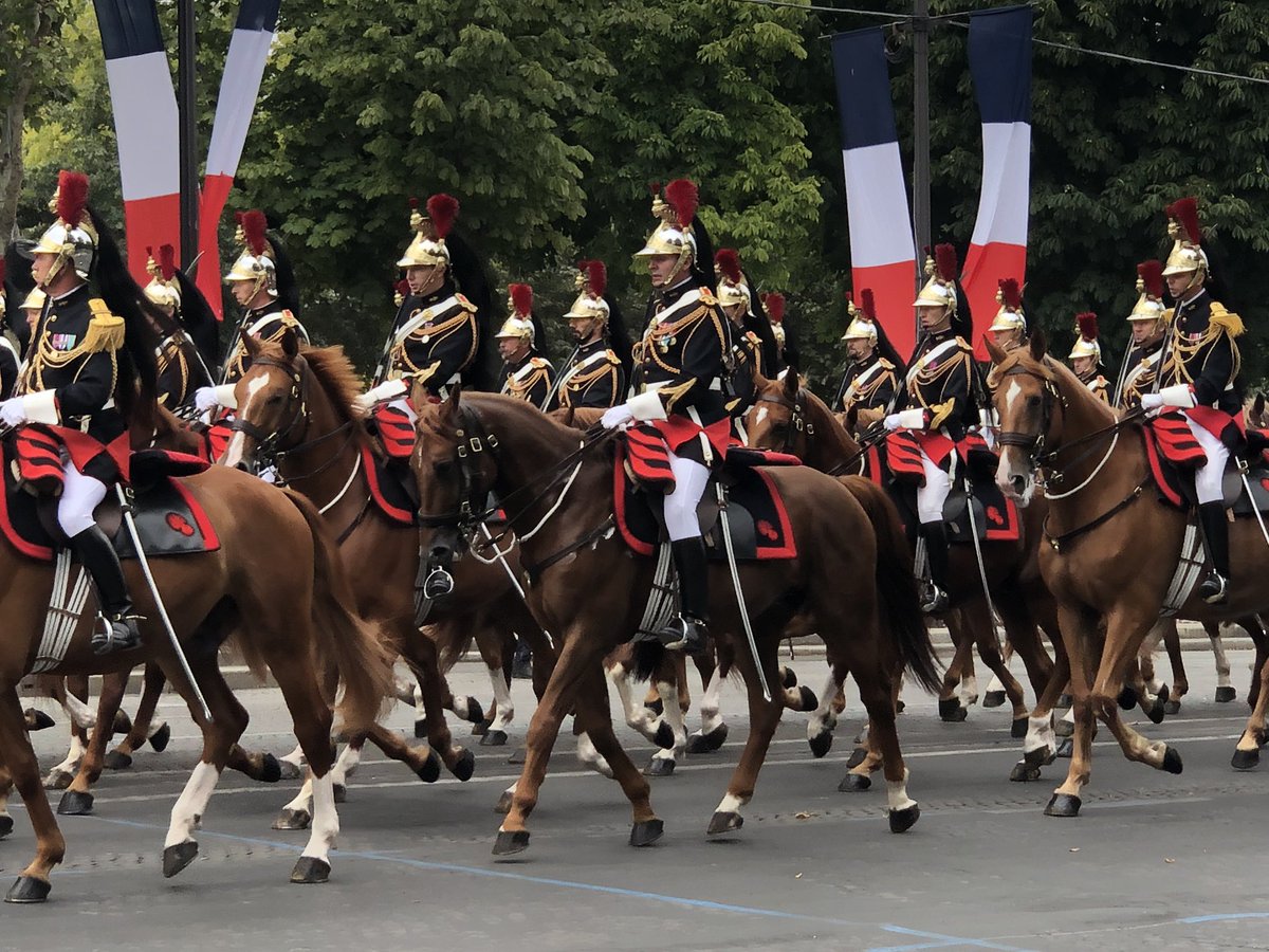 philippemeyer92's tweet image. J’ai eu l’honneur d’avoir été invité au nom du @BnaiBrithFrance à assister au défilé du #14Juillet sur les Champs-Elysées. Les valeurs de la #Républiqe sont fondées sur des symboles forts qui cimentent l’unité et la cohésion de la nation.