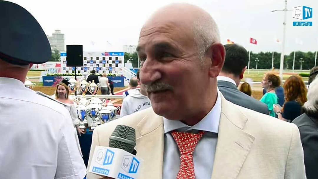 Allatraunites3's tweet photo. ALLATRA TV VISITED THE HORSE RACING ON RUSSIAN DAY(Moscow, Russian)
https://t.co/hdVZsn3GGh
#horseracing #allatratv #allatraunites #russian #day #moscow #volunteer #television #society #event #importance #live #understanding #unites #common #unique #time #each #future https://t.co/XM8kyvxzO8