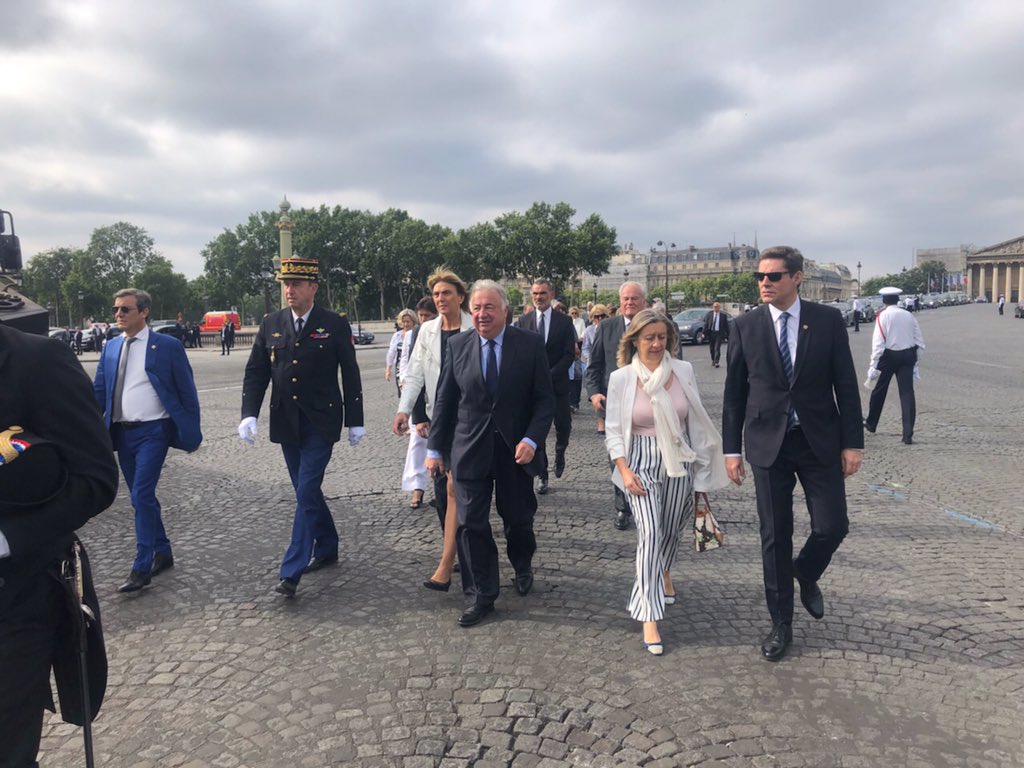 gerard_larcher's tweet photo. Avrc mes collègues @valerieletard @HConwayMouret @philippedallier @dassouline @ChCambon j’arrive Place de la Concorde pour #14JuilletLeDéfilé pour rendre hommage à nos armées. https://t.co/JDnzl90wyu