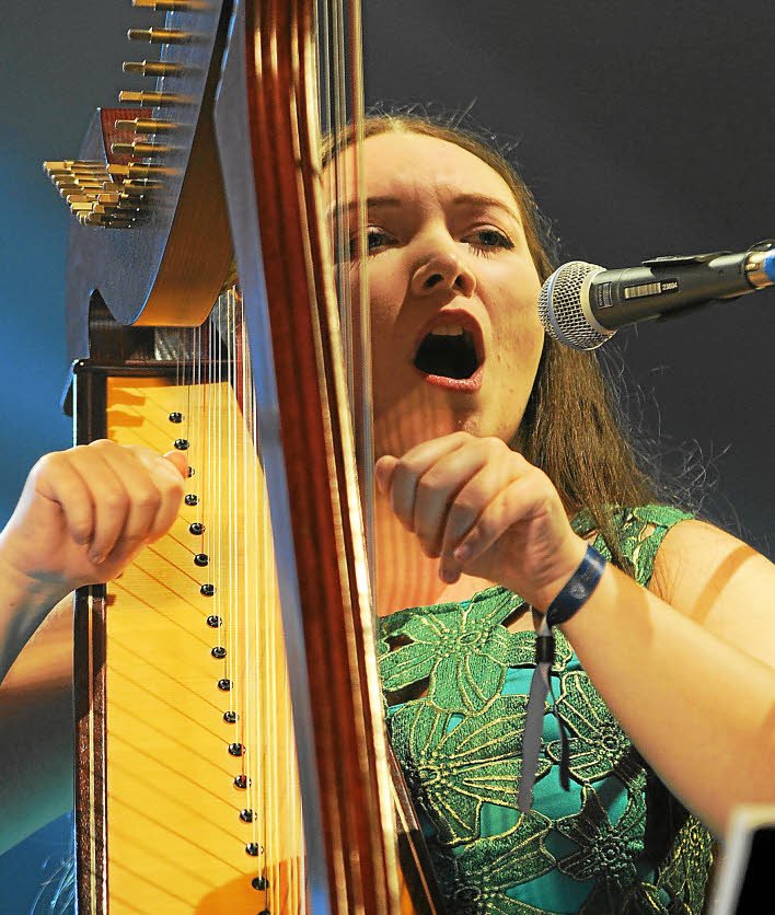 SiobhanOwenFans's tweet photo. *** @siobhanowen *** #CelticSinger #ClassicalSinger #Harpist https://t.co/hZyctbH7lv