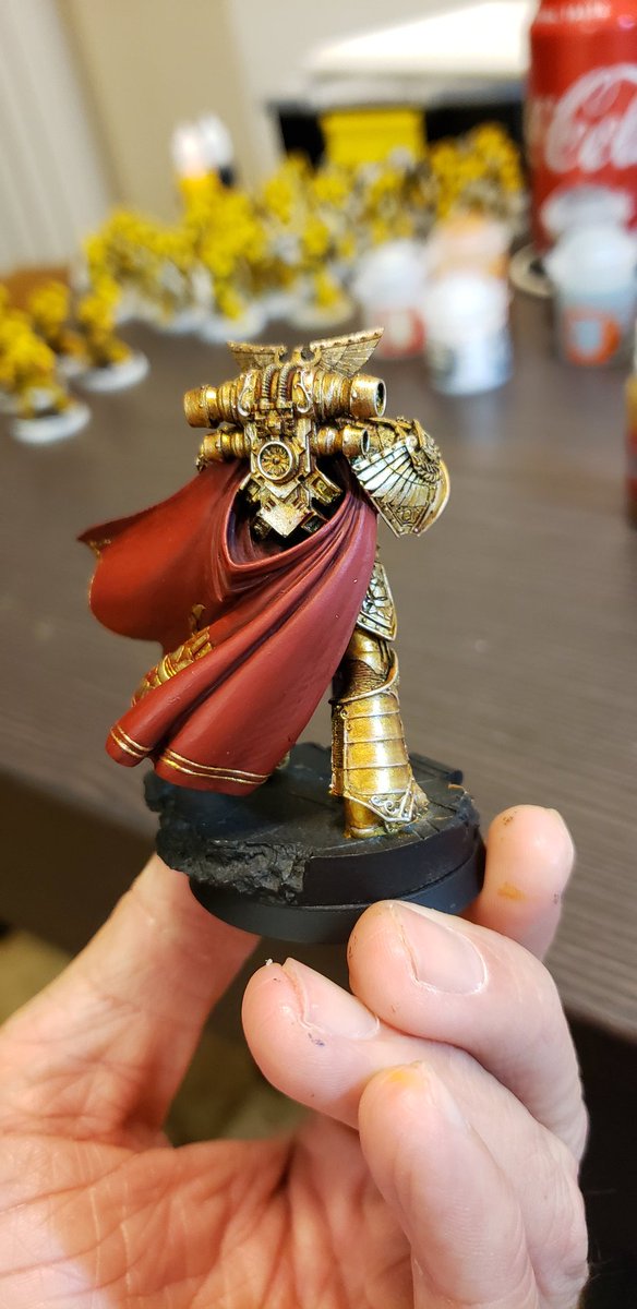 Took a break from painting yellow dudes... to paint more on a gold dude.

Long ways to go still for The Praetorian of Terra.

#paintingwarhammer #horusheresy #imperialfists #rogaldorn #warmongers