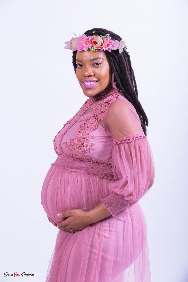 SV_Pictures's tweet photo. Happiness😀 is carrying a whole world inside you.
Mmemeng's pregnancy shoot. 
📸 : @sameviewpictures 
#PregnancyPhotoshoot #pregnancyglow✨  #happiness #simplylove #happysunday #sameviewpictures #respekthecamera #photography #capturingmoments #canon #eos #photopreneur https://t.co/cBPvM5GMOk