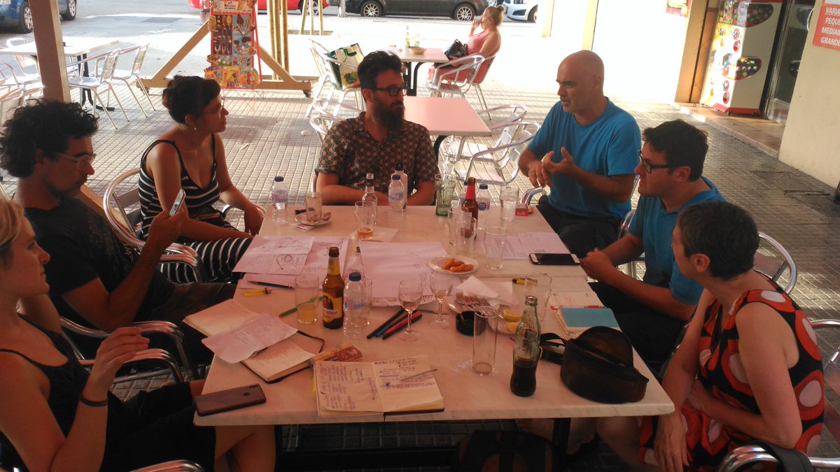 Reunión preparatoria de #AACC_Mallorca, gran tarde de CoInspiraciones entre Estudios Clínicos, Antídotos, Antivirales, Puntos Neurálgicos,.. en el barrio La Soledat con <a href="/straddle3/">straddle3</a> <a href="/platoniq/">@platoniq@mastodon.social</a> <a href="/AATOMIC_LAB/">AATOMIC LAB</a> <a href="/Siro_lfdtv/">Siro</a> y más.
Seguimos hacia #AACC_alBarri #AntidotsXUnParadisFake!
✊❤