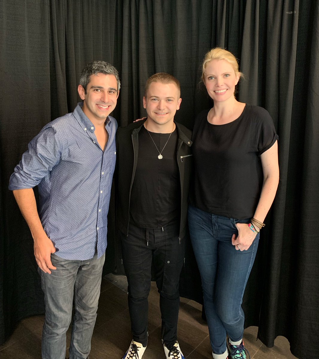 CountryLineTV's tweet image. We have a ton of interviews for you today!! Check out the #HotOffThePress playlist on the #CountryLine home page for interviews with LOCASH Russell Dickerson Hunter Hayes AND Cale Dodds #SundayFunday #CountryMusic #CMAFest

watch.countryline.tv
