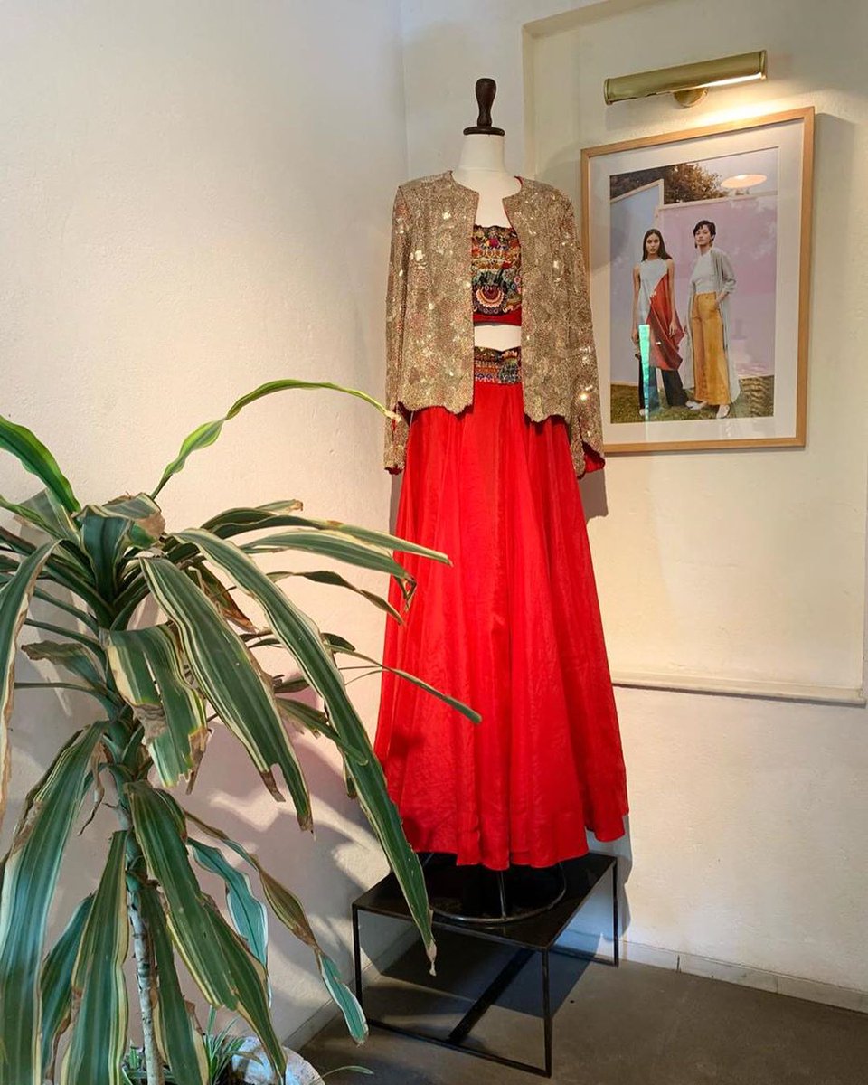fabloktextiles's tweet photo. New Collections for festivities #fablokfashions #fabloktextiles #clothing
@anju08chaurasia https://t.co/sAAHiVWKY8