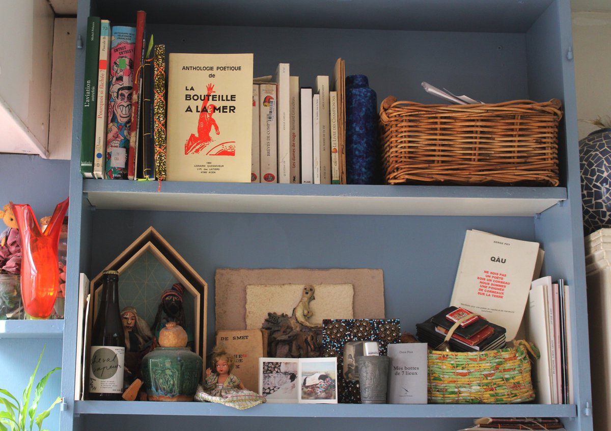 impactarythme's tweet photo. #bibliothèque numéro #4 et #5 #cuisine toujours en #mouvements
vive la poésieS segunda y tercera planta armoire bleue
#bouteillealamer #Zaurel #aviation #cheval #vapeur #Pey #Denis #Péan #Seream #Edgar #Sekloka ... #poésies #poésie #poesia https://t.co/CxQQityqD1