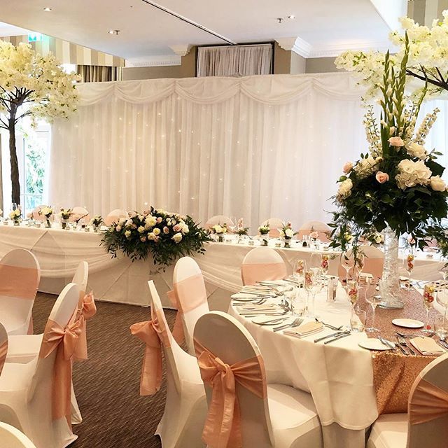 Huge congratulations to Leanne and Tom whose wedding we styled yesterday. It looked stunning with backdrop, blossom tree canopy, blush pink and rose gold sequins for a touch of shimmer! .
#Venuestylist #yorkshireweddings #venuestyling #weddingstylist #am… ift.tt/2XNpClN