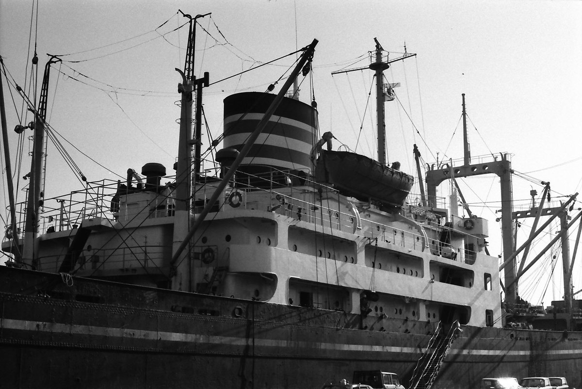 panamaru2's tweet photo. #Old_My_Collection 
#NYK_LINE #SAPPORO_MARU #IMO----- #GENERAL_CARGO GRT9,605t B-1961 #NYK_S_Class_Cargo_Ship
大好きな船 #日本郵船 #S_Class_Cargo_Ship #札幌丸 の ハウス部 15隻建造されたクラスは 旅客12名の船室を保有 過去となった彼女達の情報はnet上 殆ど見つかりません #shipsinpics https://t.co/KHKV7uFhnL