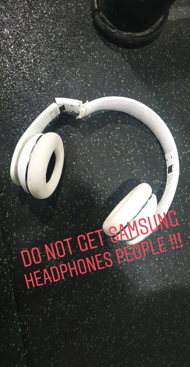 J_akeyboy92's tweet photo. @SamsungHelpUK @SamsungUK great headphones only had them a year ! https://t.co/diAlUqnbmO