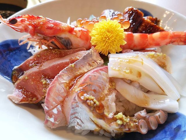 海鮮 丼 淡路島