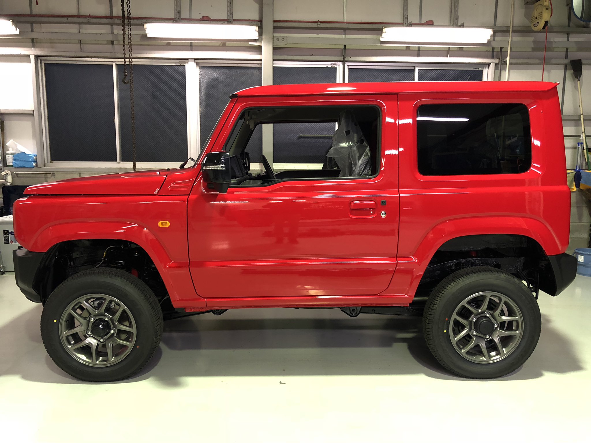 スズキ SJ410 ジムニー 純正角目グリル 赤色 SAMURAI-JIMNY JIMRIDEサムライ・クラシックグリル未塗装 JB74W