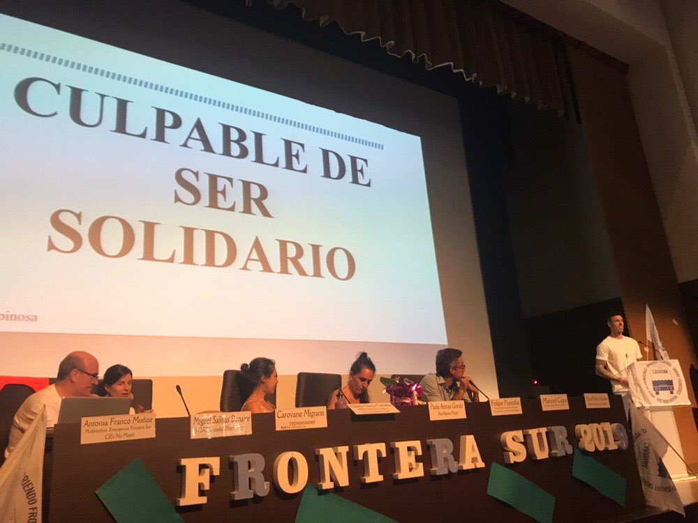 <a href="/RedApoyoMiguelR/">Red de Apoyo Miguel Roldan</a> bombero de Sevilla, acusado de tráfico de personas por rescatar frente a costas libias "El rol cambia, pasas de ser nadador a juez. No soy nadie para decidir quién vive y quién se ahoga"