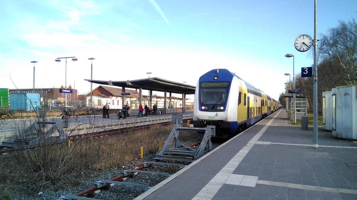 Elbuferblog's tweet photo. Cuxhaven an der Nordseeküste #Nordsee #Cuxhaven #Küste #Niedersachsen #Bürgerbahnhof #Elbe1 #Feuerschiff https://t.co/L05aEvBV07