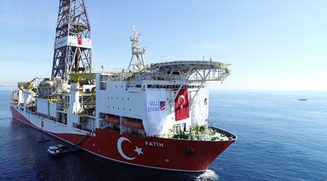 AkBayrakli's tweet photo. Akdeniz’den ilk müjdeli haber geldi. #Fatih sondaj gemimizin 170 milyar metreküp doğal rezervi bulduğu bilgileri  Avrupa basınında yankılanıyor. Vatanımıza hayırlı olsun 🇹🇷🇹🇷🇹🇷 https://t.co/jgUkE2f9UB