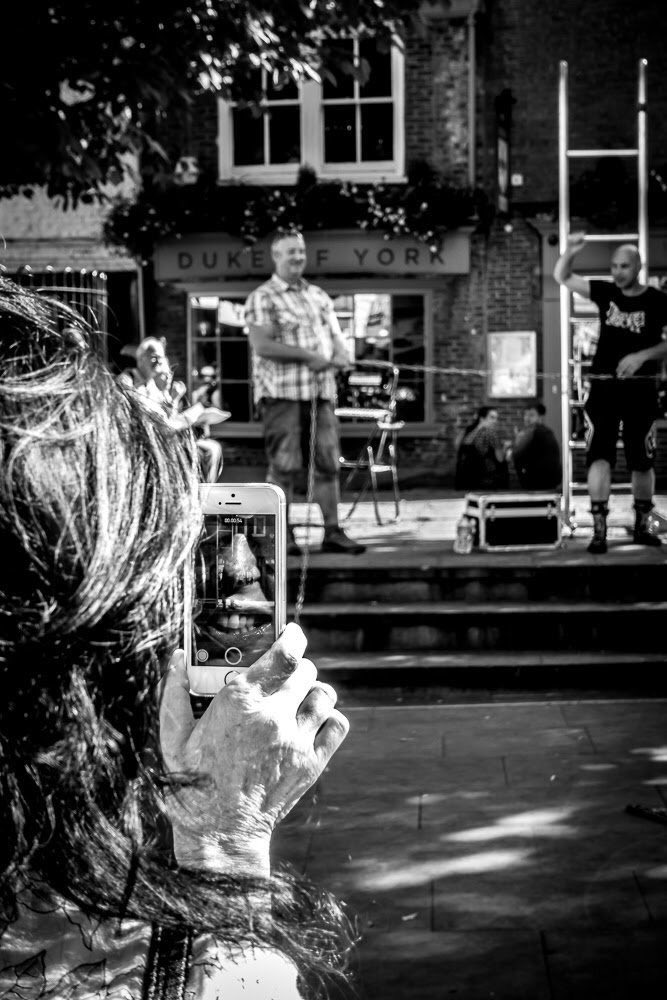 kingssquareyork's tweet photo. Street shows today 11:30-5 #swordswallowing #performers #chainescape #onlyinkingssquare #york #yorkshire https://t.co/OxVIhWoxpD
