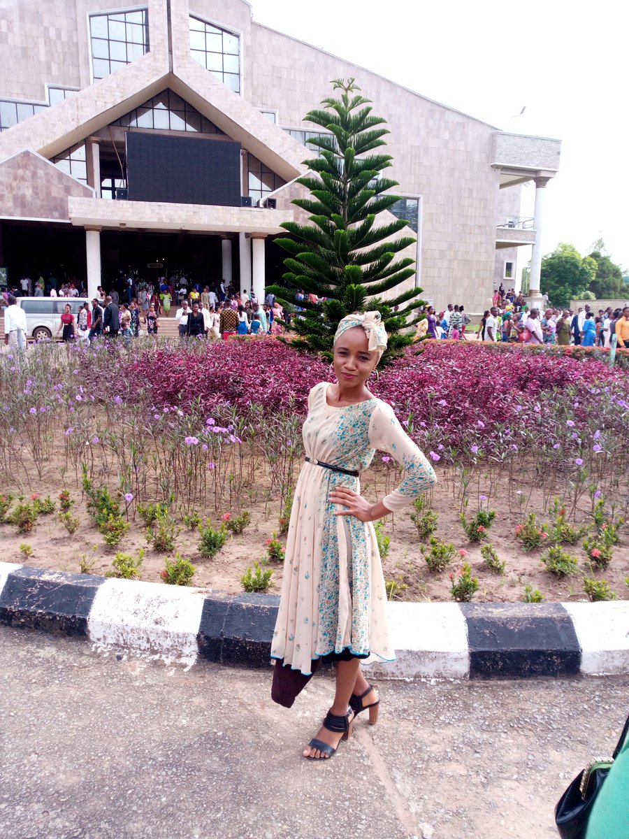 SeCouture_ng's tweet photo. Create the world you want to live in by your words😇 Happy Sunday lovelies 😘😘

Chiffon Dress by us
 Dm for price
Muse @OfficialAbosede

#secouture_ng #sécouture #sunday #sundayvibes #sundaymotivation #patternedchiffon #chiffon #chiffondress #madeinnigeria #buynigerian #ifb https://t.co/w5te33ugqb