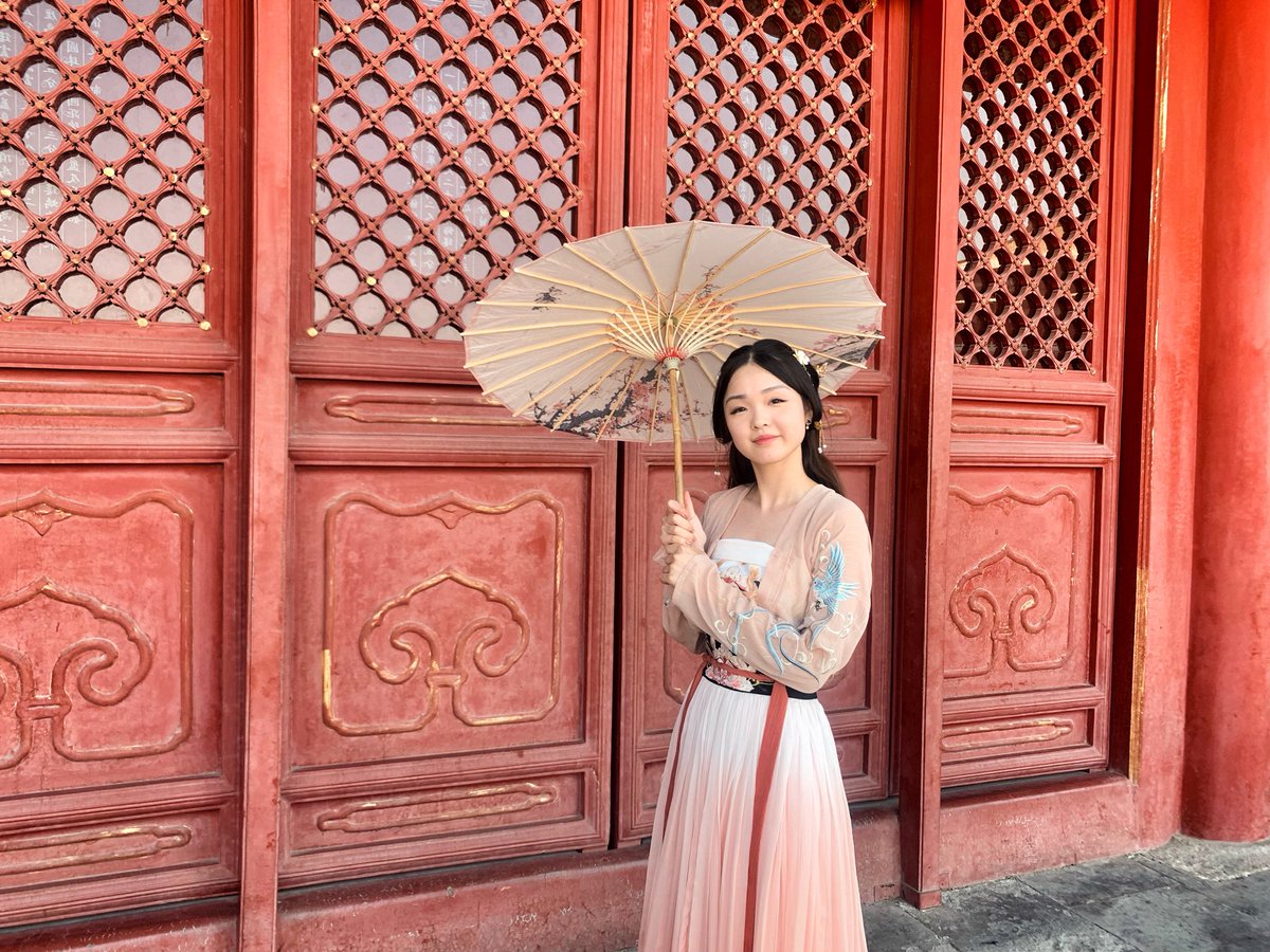 defineashee's tweet image. Your favorite Han princess 🌸