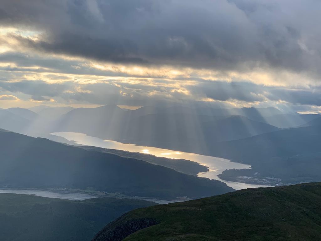 DouthwaiteLaura's tweet image. Mid 3 peaks and it's time for #recoverysocks!!! #businesssocks @Ian_Farrar it's the small things!