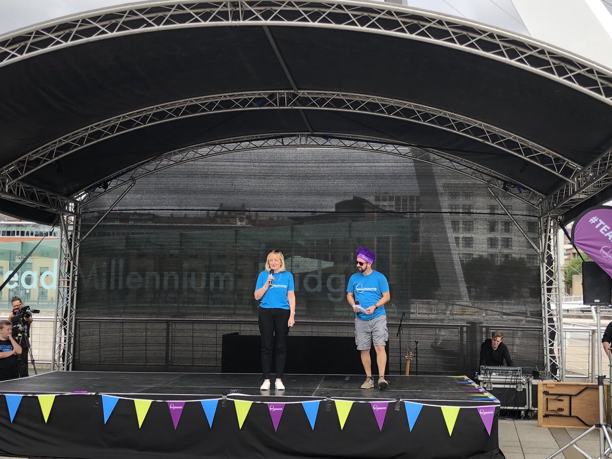 Edwinwong00's tweet photo. Great to see so many folk @Kidney_Research #NewcastleBridgesWalk including @johnasayer @cranford59 @1970Ang telling us about some of the fantastic achievements in kidney research #TeamKidney https://t.co/5HaOro3DhZ