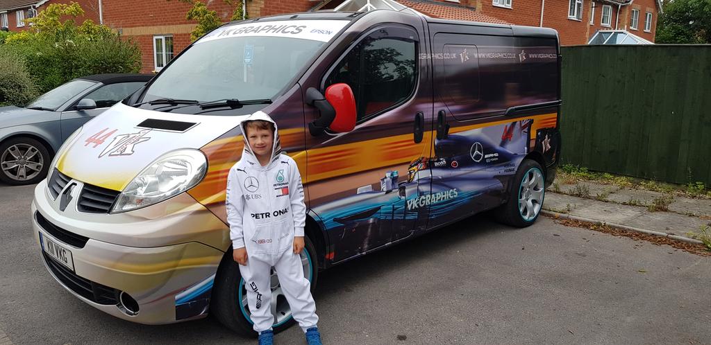 vk graphics tweet media