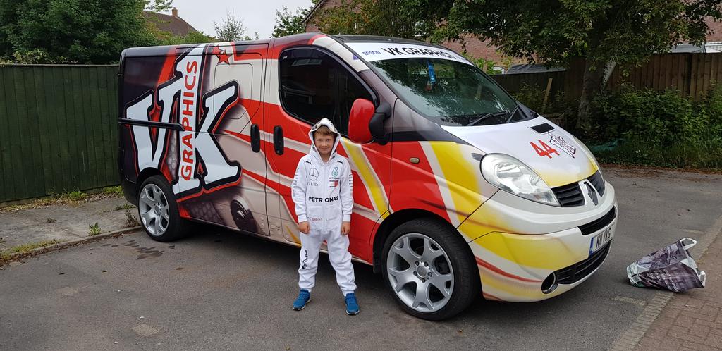 vk graphics tweet media