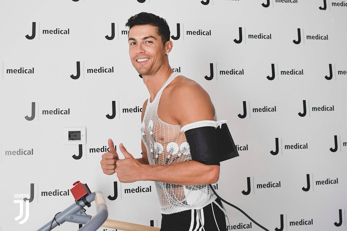 juventusfc's tweet photo. 👍 @Cristiano  https://t.co/Y2O0vaFPc6 https://t.co/Brs5Wox6FQ