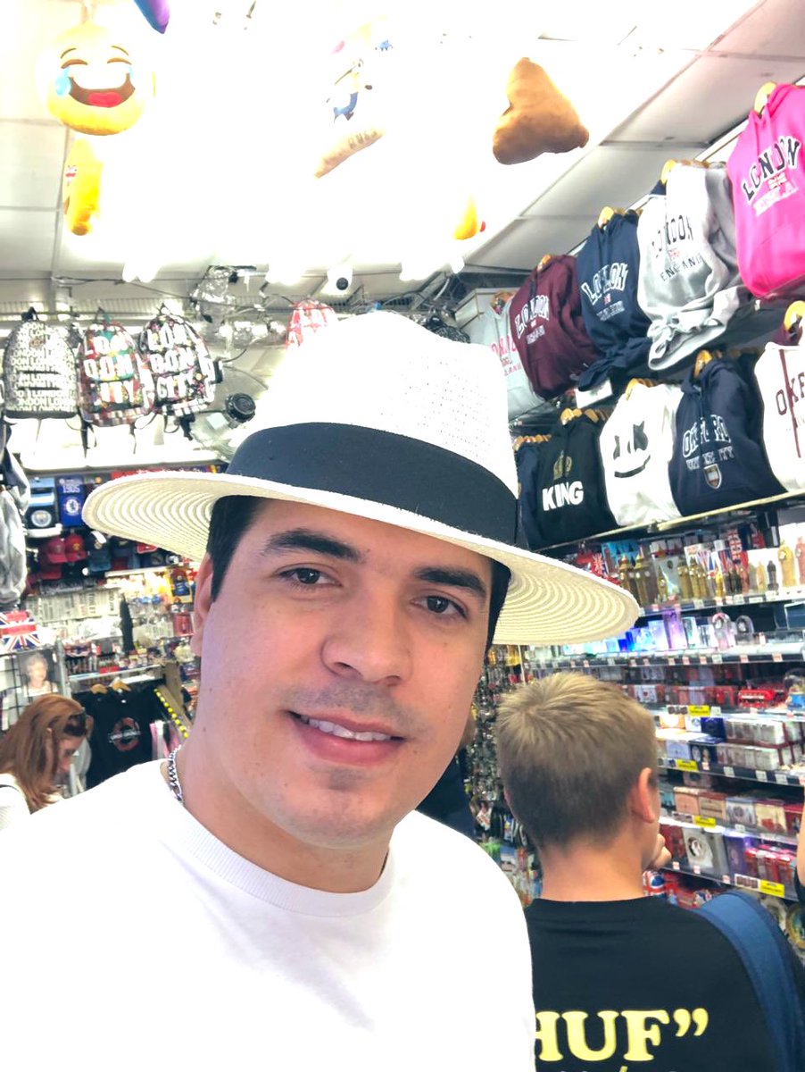 Michell59424880's tweet photo. Que sorte a minha...❤️ #since2011 #DeusAbençoando #DeusNoComandoSempre #thiemipelomundo #amorpravidainteira #porqueagenteamaviajar #meucompanheiro #amigo #amado https://t.co/3U1JDO6pqn