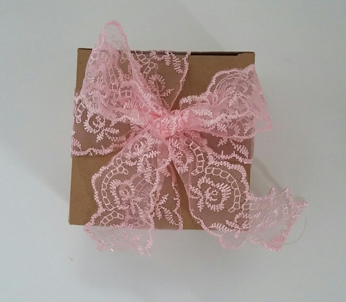 SoapandPamper's tweet photo. Morning #UKGiftAM I've been chillin this am & wondering if it's worth trying to get all my stock in 1 room or keep lots of bits in every room lol.๐
Hope everyone is having a lovely day! !
#workspaceissues #SundayThoughts https://t.co/DFPhwYmWDD